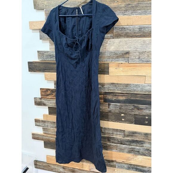 Free People NWOT Natalya Solid Midi black dress size M - Picture 4 of 10